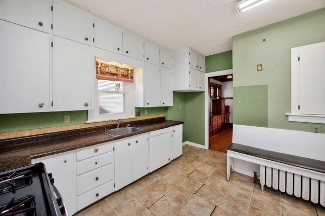 654 36th Street, Des Moines, IA 50312