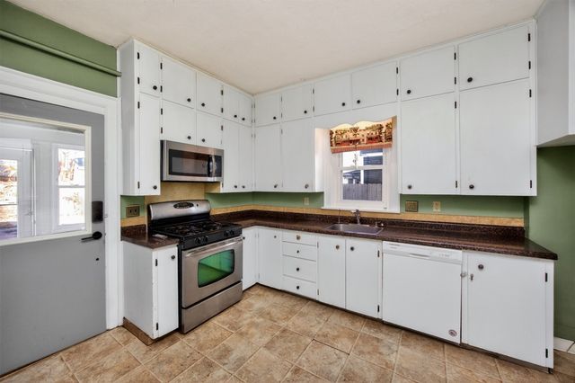 654 36th Street, Des Moines, IA 50312