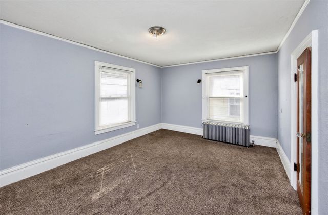 654 36th Street, Des Moines, IA 50312