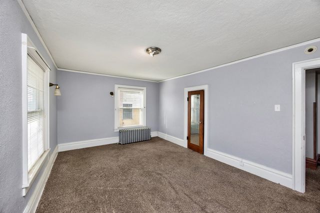 654 36th Street, Des Moines, IA 50312