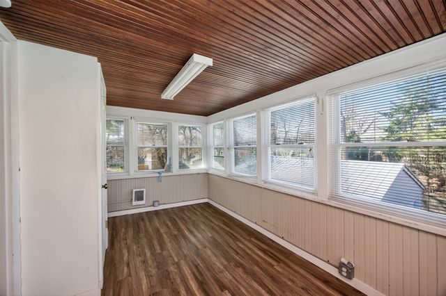 654 36th Street, Des Moines, IA 50312