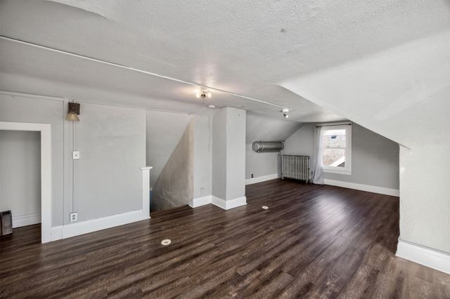 654 36th Street, Des Moines, IA 50312