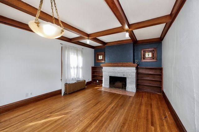 654 36th Street, Des Moines, IA 50312