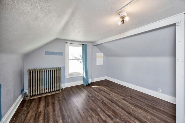 654 36th Street, Des Moines, IA 50312