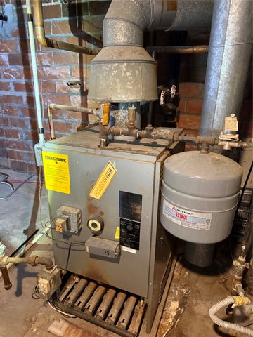 654 36th Street, Des Moines, IA 50312