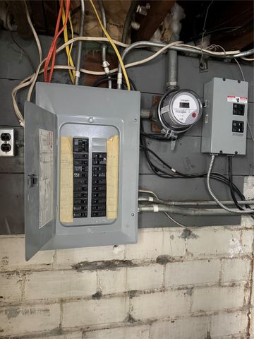 654 36th Street, Des Moines, IA 50312