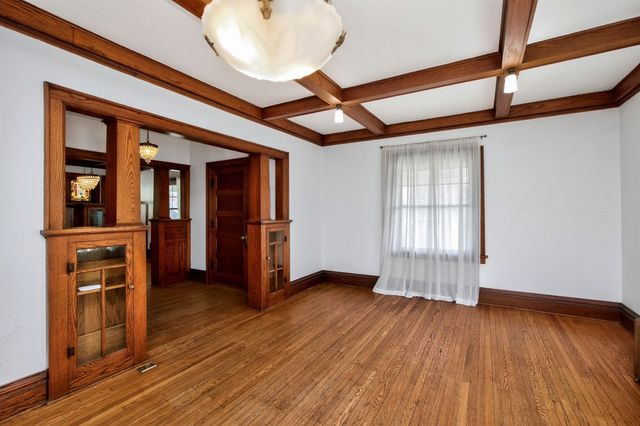 654 36th Street, Des Moines, IA 50312