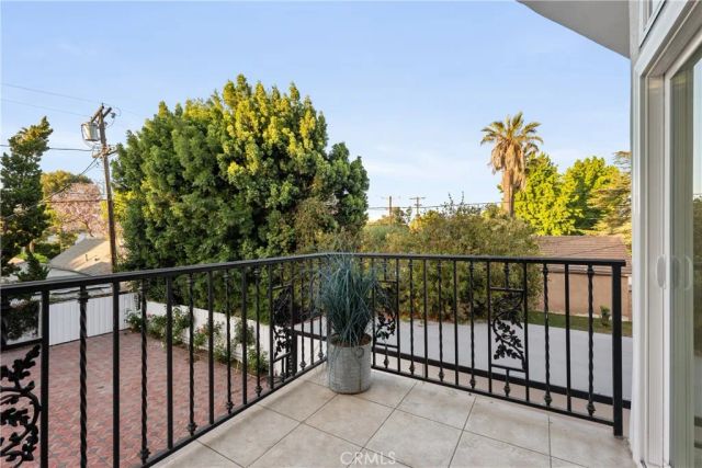 14713 Valleyheart Drive, Sherman Oaks, CA 91403