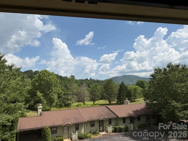 31 Mint Lake Court W Unit B, Franklin, NC 28734