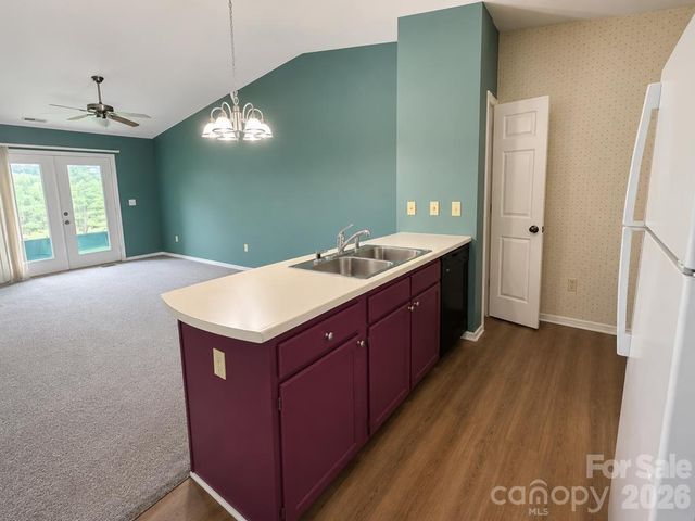 31 Mint Lake Court W Unit B, Franklin, NC 28734