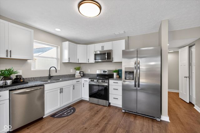 6840 W Odessa Way, Mccordsville, IN 46055