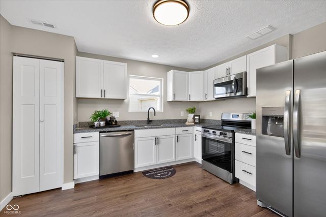 6840 W Odessa Way, Mccordsville, IN 46055