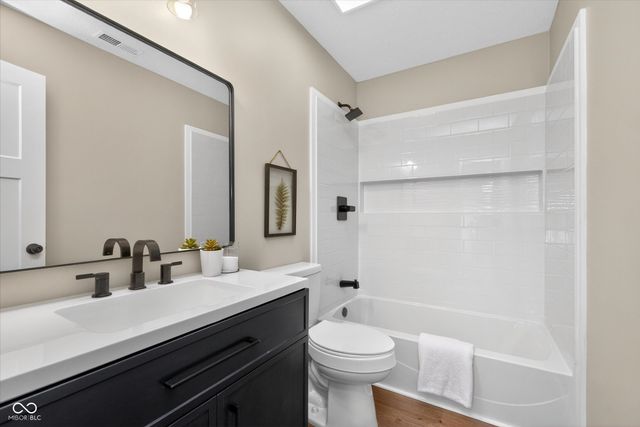 6840 W Odessa Way, Mccordsville, IN 46055