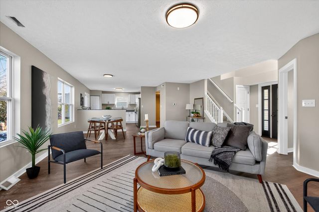 6840 W Odessa Way, Mccordsville, IN 46055