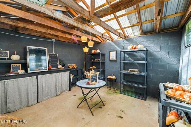 2938 Cedar Creek Rd, Lafollette, TN 37766