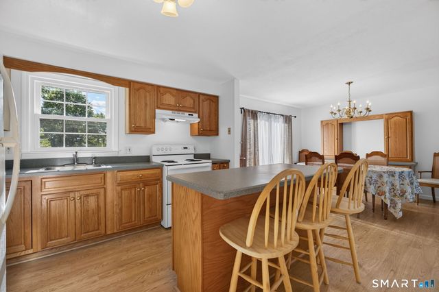 396 Village Street, North Branford, CT 06472