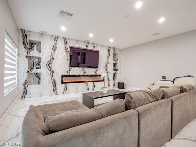 8485 Iron Heart Lane, Las Vegas, NV 89113