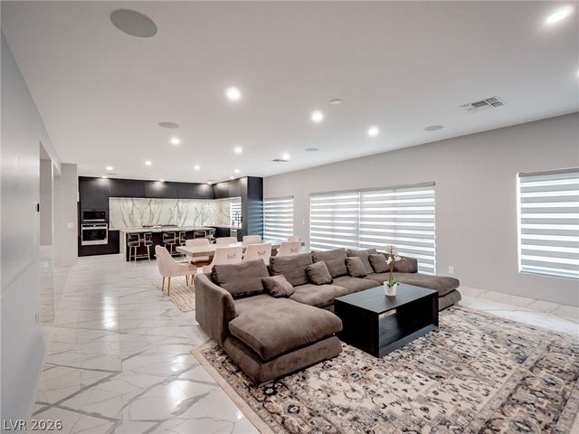 8485 Iron Heart Lane, Las Vegas, NV 89113