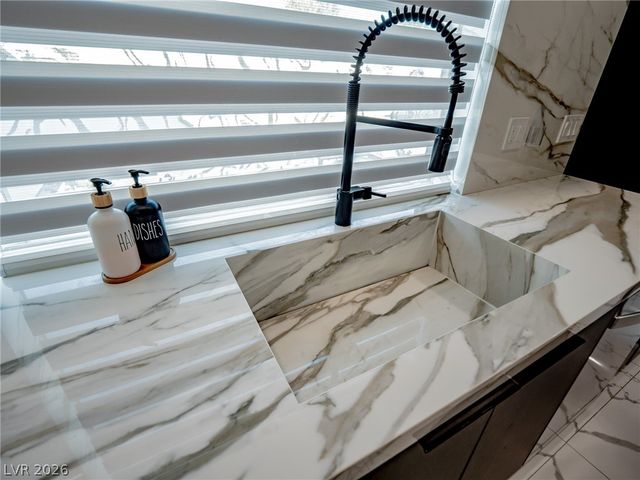 8485 Iron Heart Lane, Las Vegas, NV 89113