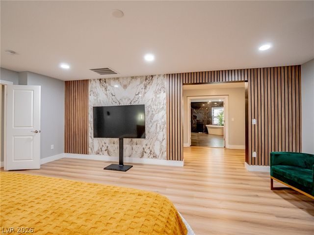 8485 Iron Heart Lane, Las Vegas, NV 89113