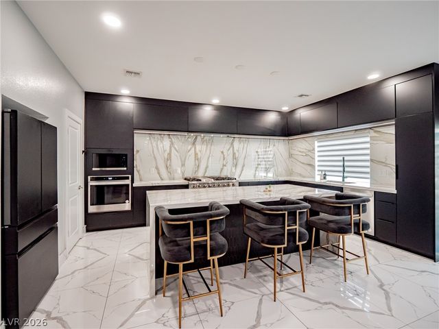 8485 Iron Heart Lane, Las Vegas, NV 89113