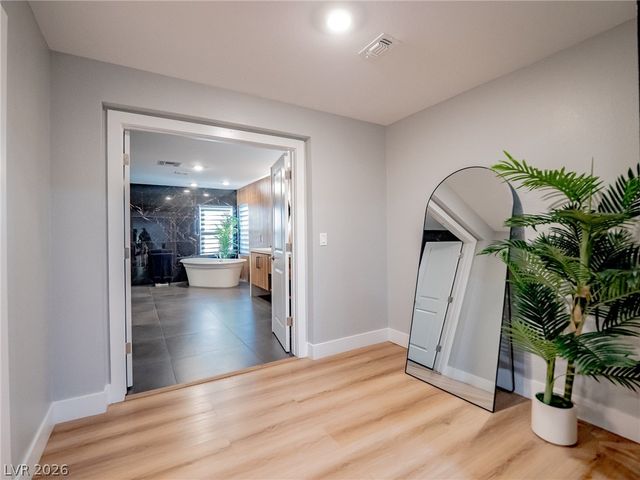 8485 Iron Heart Lane, Las Vegas, NV 89113