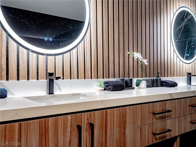 8485 Iron Heart Lane, Las Vegas, NV 89113