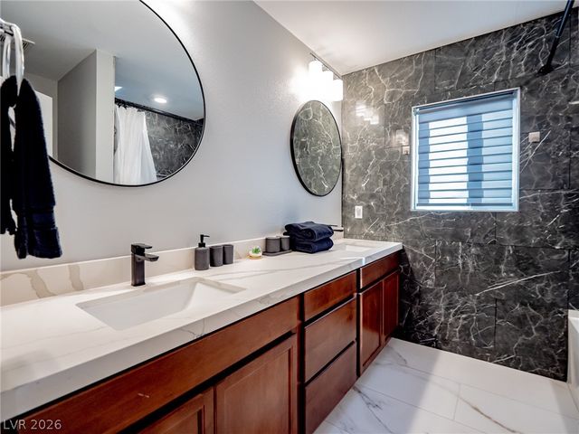 8485 Iron Heart Lane, Las Vegas, NV 89113