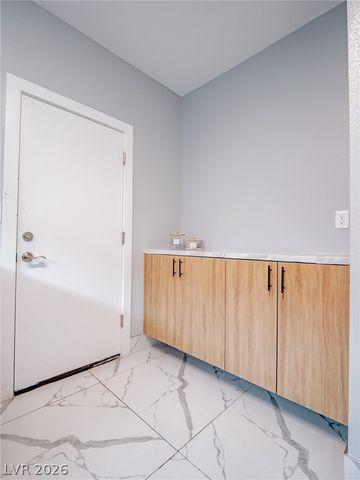 8485 Iron Heart Lane, Las Vegas, NV 89113