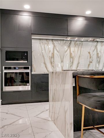 8485 Iron Heart Lane, Las Vegas, NV 89113