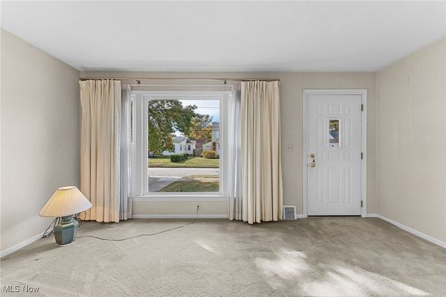 283 E 324th Street, Willowick, OH 44095