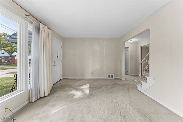 283 E 324th Street, Willowick, OH 44095