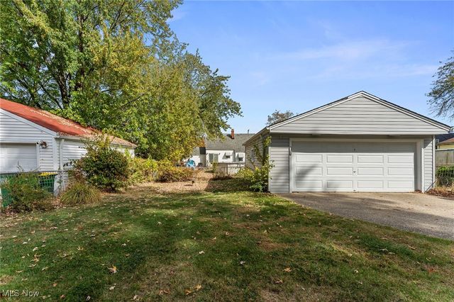 283 E 324th Street, Willowick, OH 44095