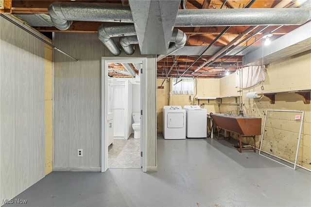 283 E 324th Street, Willowick, OH 44095