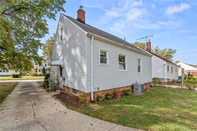 283 E 324th Street, Willowick, OH 44095