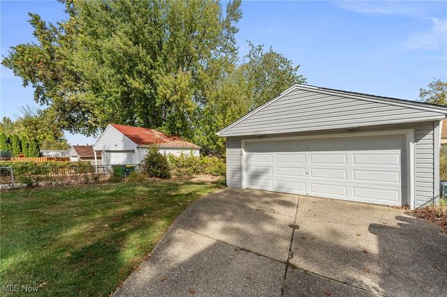 283 E 324th Street, Willowick, OH 44095