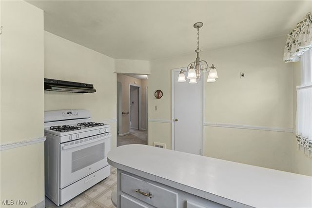 283 E 324th Street, Willowick, OH 44095