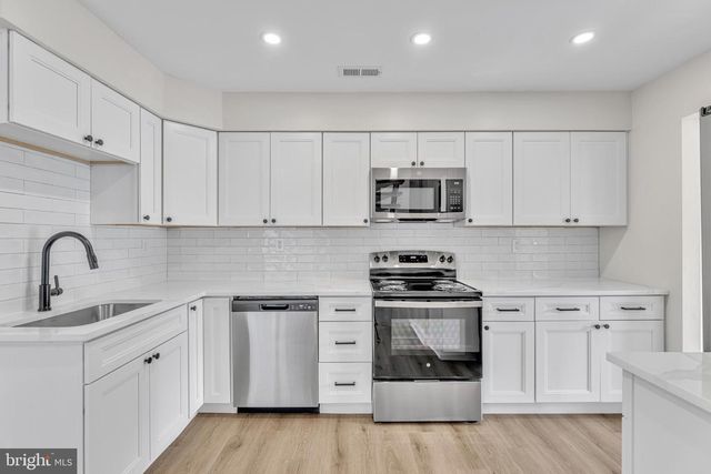 1228 CHANTICLEER DR, Cherry Hill, NJ 08003