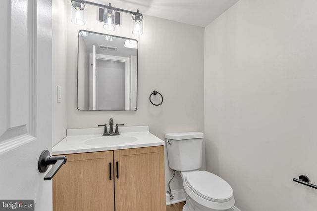 1228 CHANTICLEER DR, Cherry Hill, NJ 08003