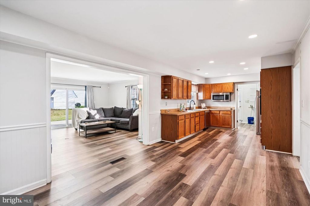 Image 13 of property listing at 2811 BIRDSEYE LN, Bowie, MD 20715