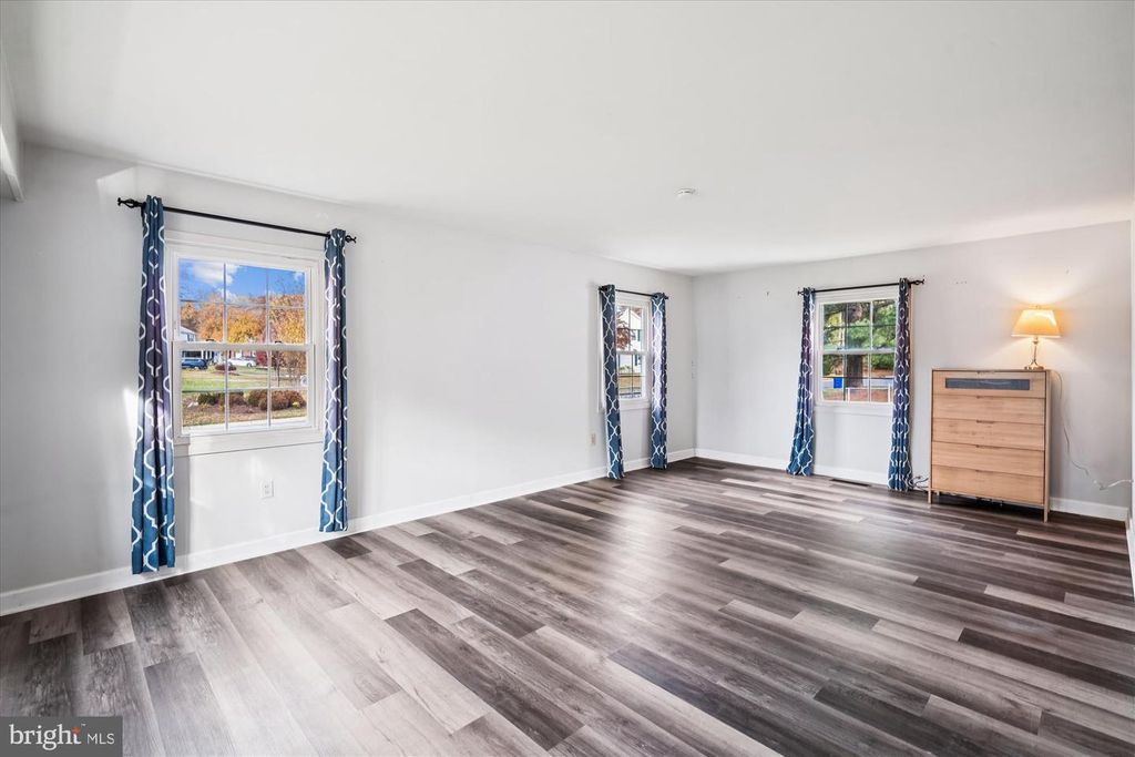 Image 3 of property listing at 2811 BIRDSEYE LN, Bowie, MD 20715