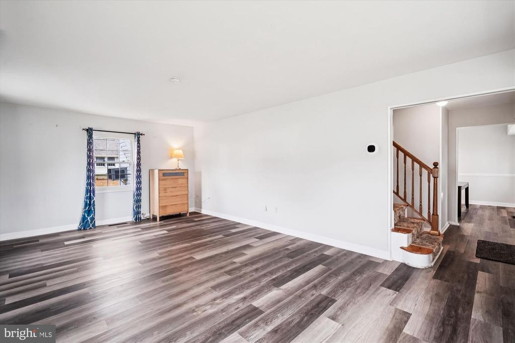 Image 4 of property listing at 2811 BIRDSEYE LN, Bowie, MD 20715