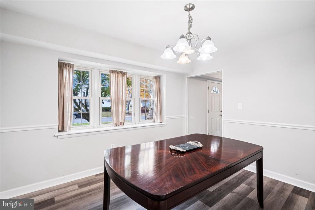 Image 7 of property listing at 2811 BIRDSEYE LN, Bowie, MD 20715