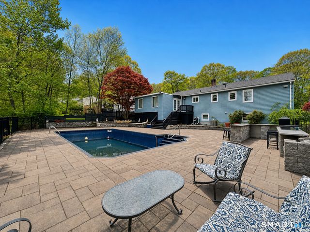 40 Booth Terrace, Hamden, CT 06518