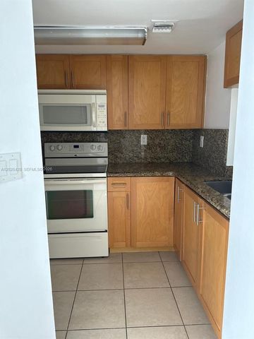 8275 SW 152nd Ave D-302, Miami, FL 33193