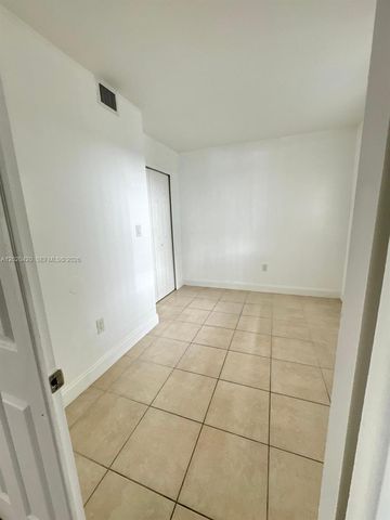 8275 SW 152nd Ave D-302, Miami, FL 33193