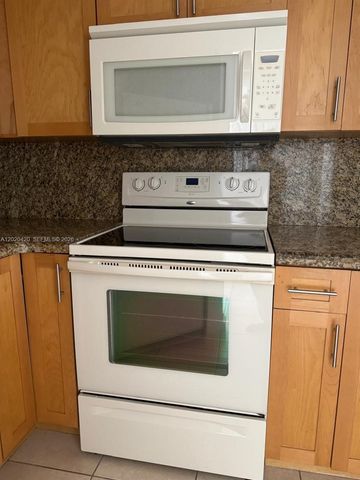 8275 SW 152nd Ave D-302, Miami, FL 33193