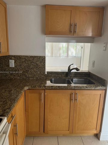 8275 SW 152nd Ave D-302, Miami, FL 33193