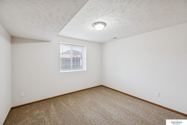 6630 N 12 Street, Lincoln, NE 68521