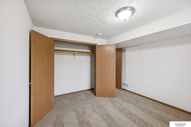 6630 N 12 Street, Lincoln, NE 68521